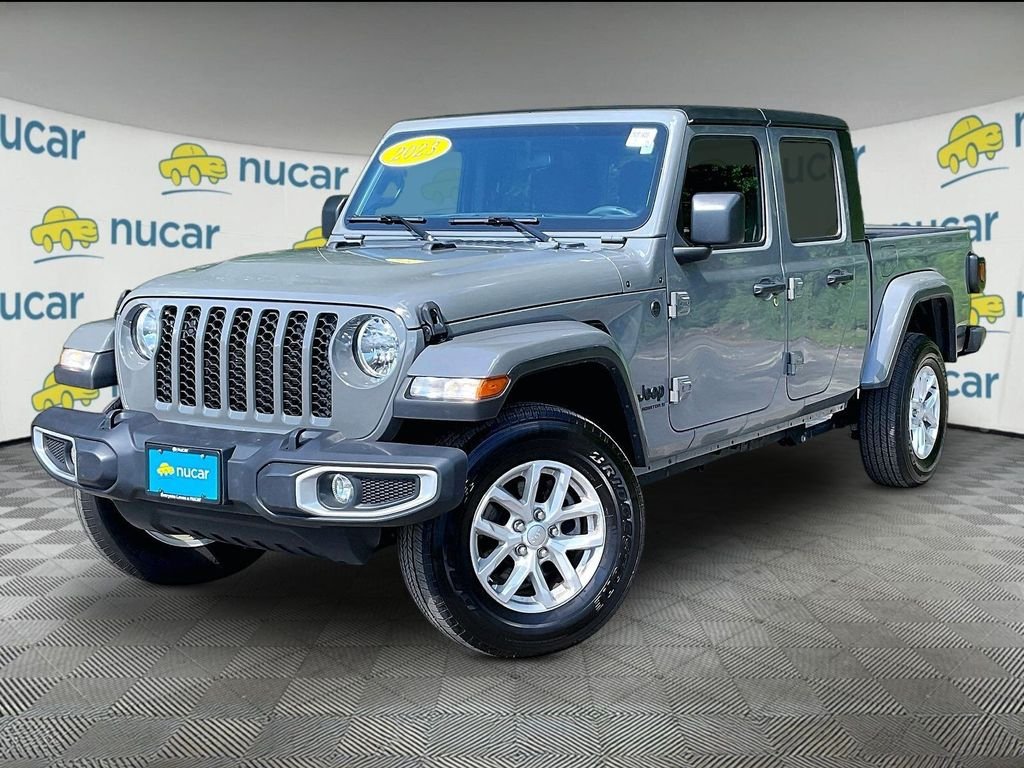 Used 2023 Gray Jeep Sport S image 3