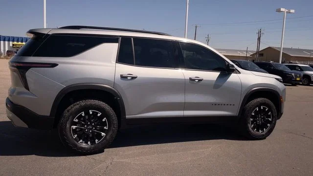 Used 2025 Gray Chevrolet Z71 image 2