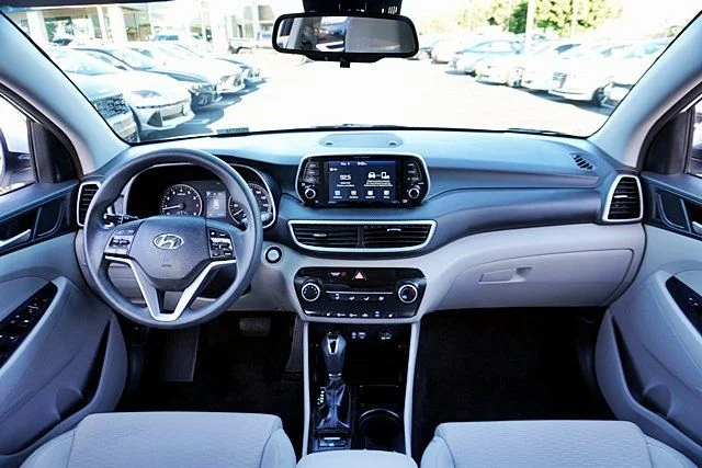 Used 2019 White Hyundai Value image 17