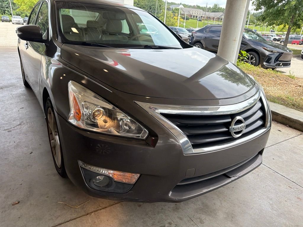 Used 2013 Brown Nissan 2.5 SL image 4