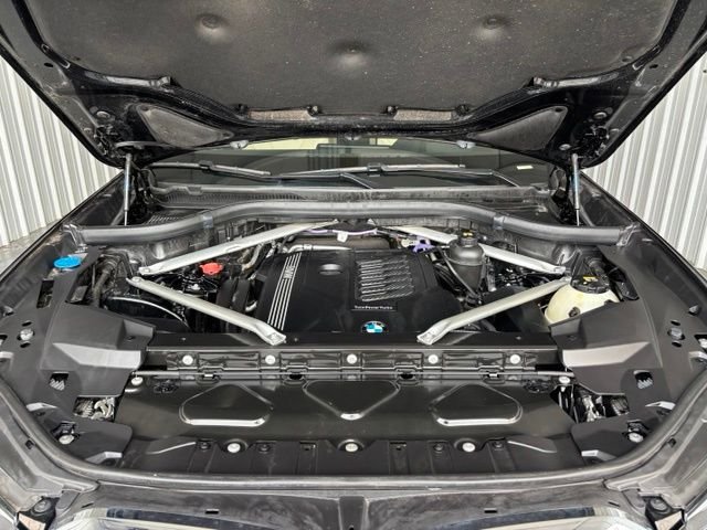 Used 2022 Black BMW sDrive40i image 29
