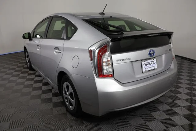 Used 2015 Silver Toyota Three image 6