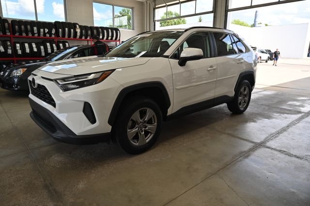 Used 2022 White Toyota XLE image 8