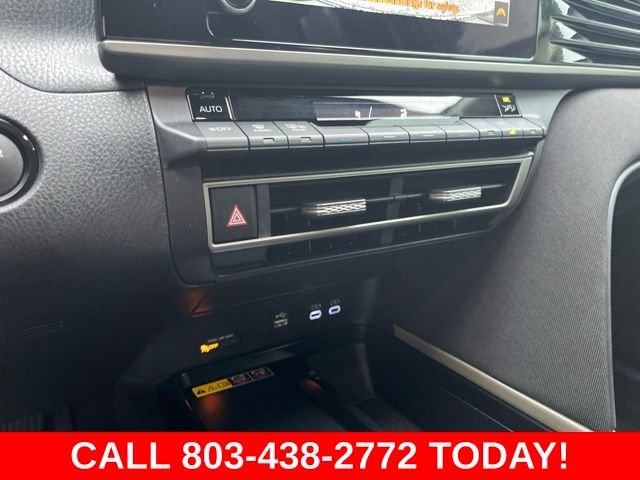 Used 2025  Toyota LE image 23
