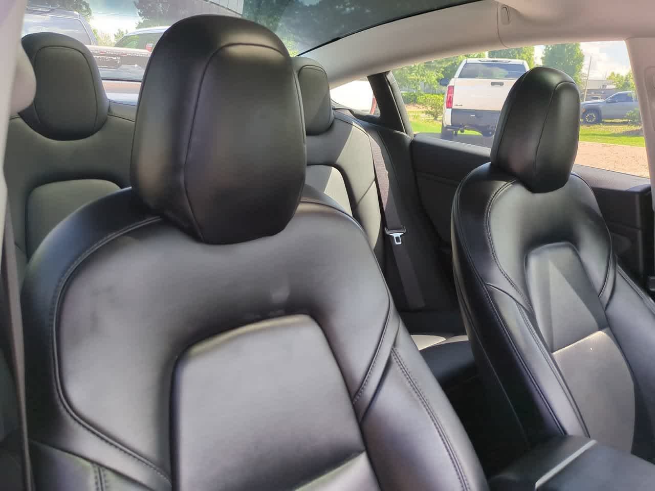 Used 2018  Tesla  image 7
