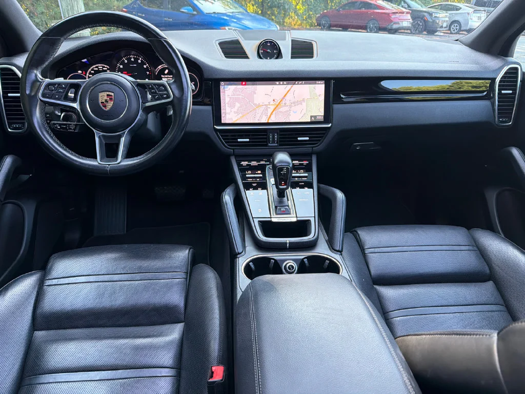 Used 2020  Porsche Base image 23