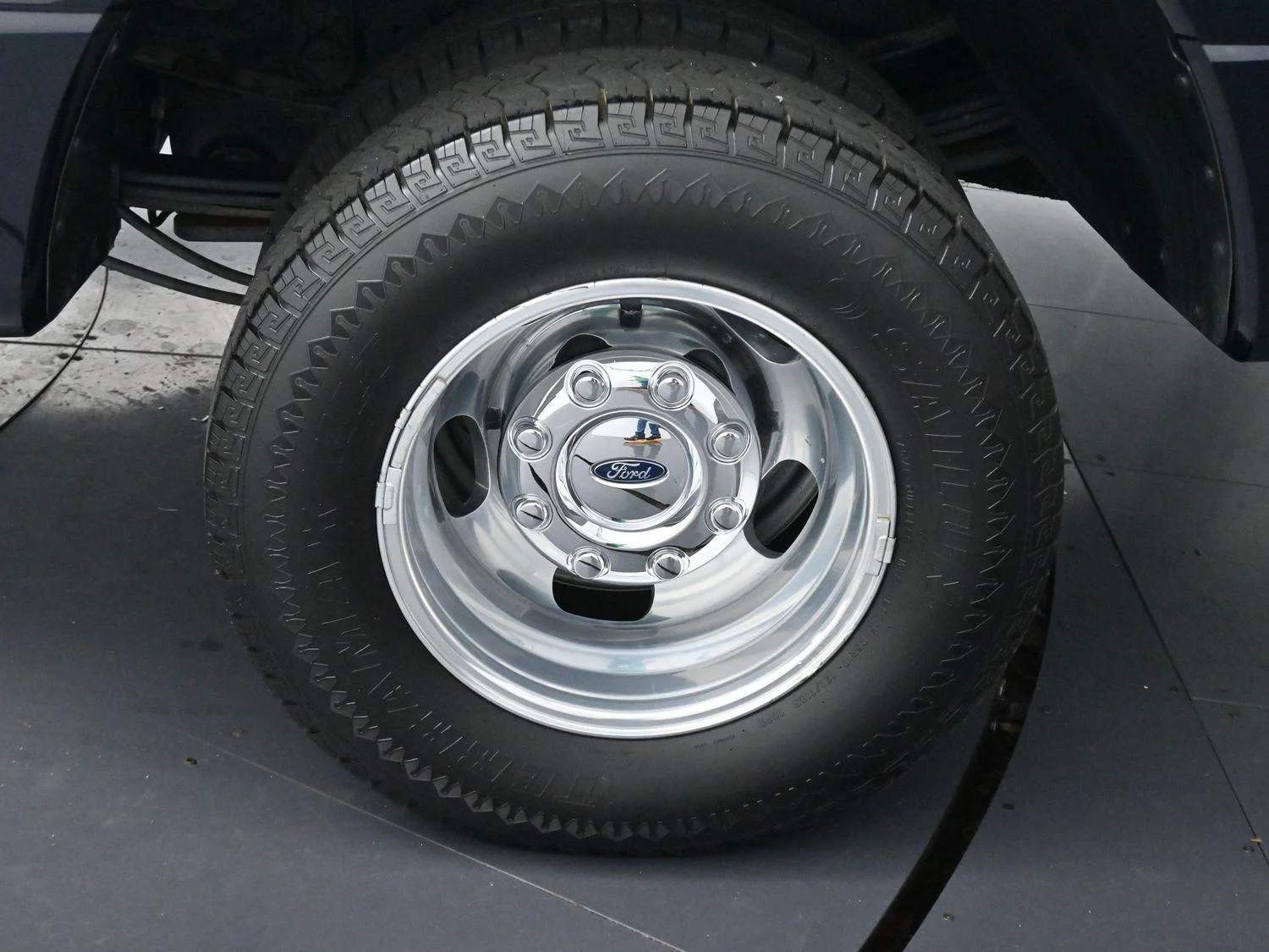 Used 2022 Antimatter Blue Metallic Ford Platinum image 40