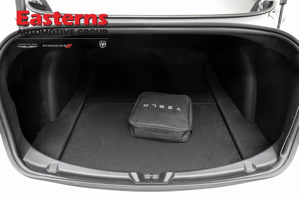 Used 2023 White Tesla Base image 10