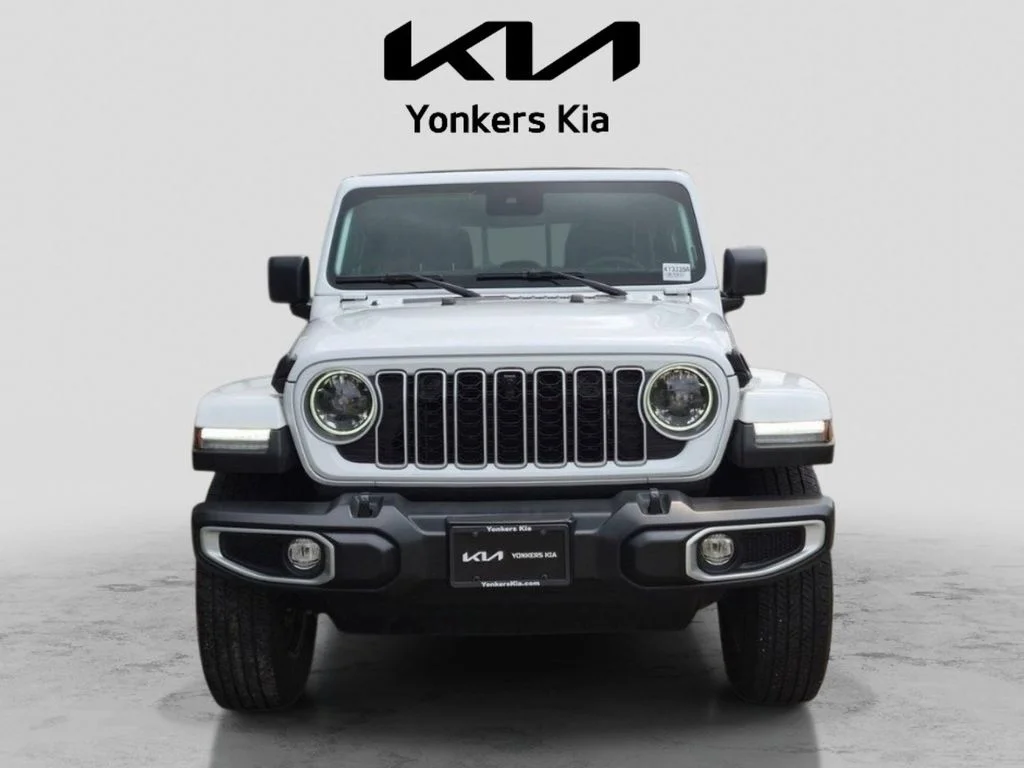 Used 2024 White Jeep Sahara image 3