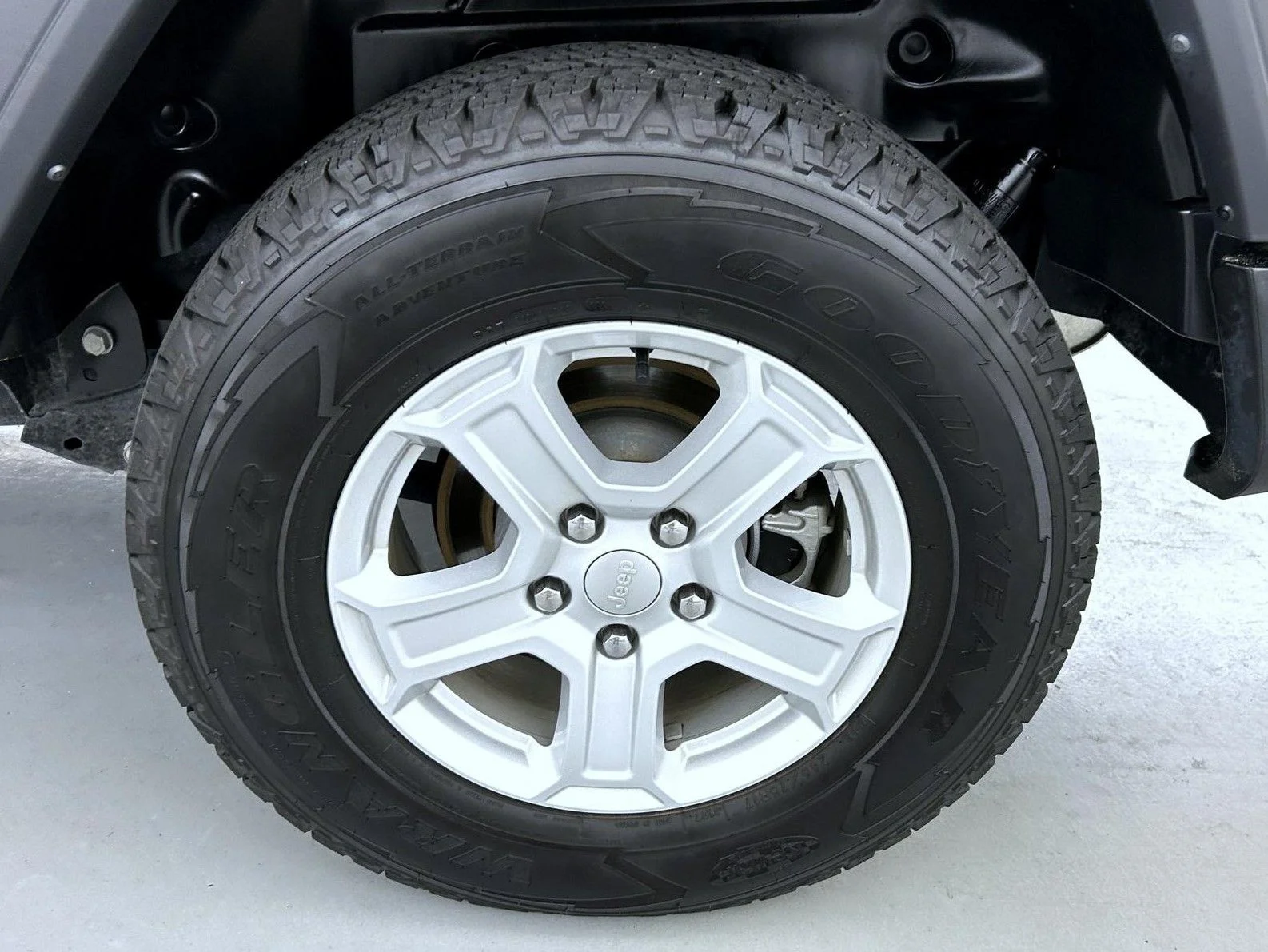 Used 2023 Black Jeep Sport S image 20