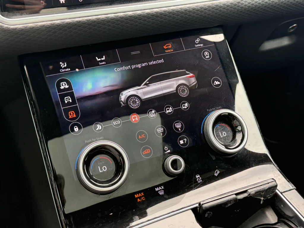 Used 2019 Corris Grey Metallic Land Rover R-Dynamic SE image 21