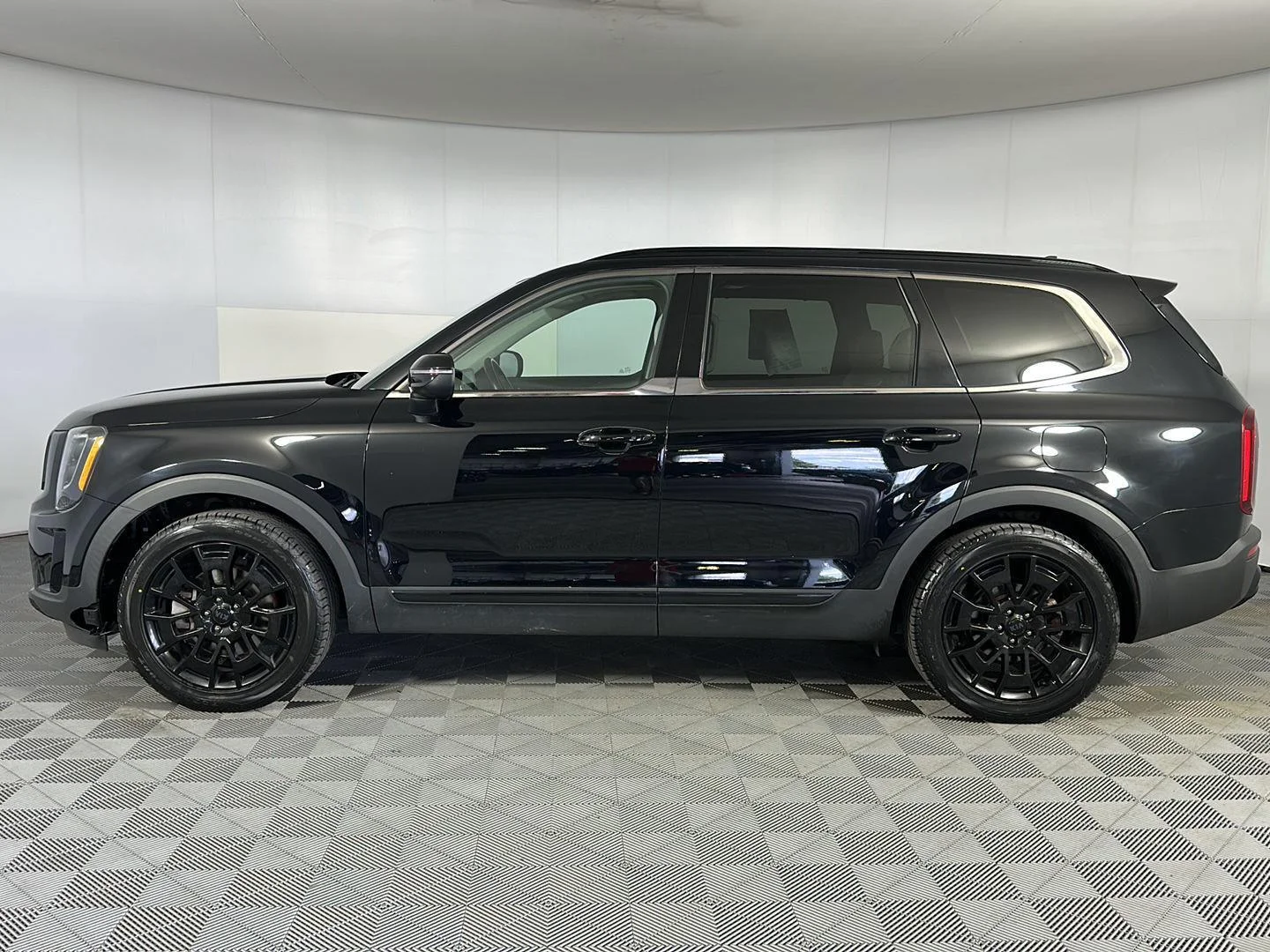 Used 2021 Ebony Black Kia EX image 5