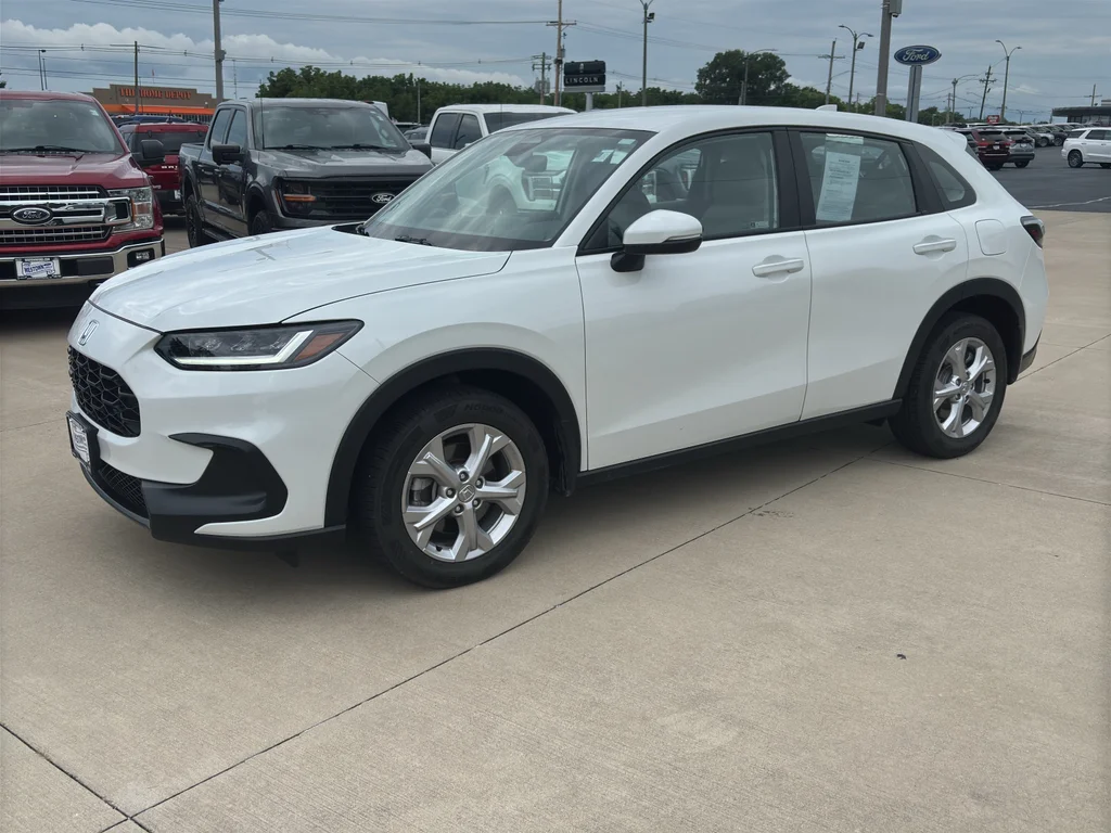 Used 2024 White Honda LX image 2
