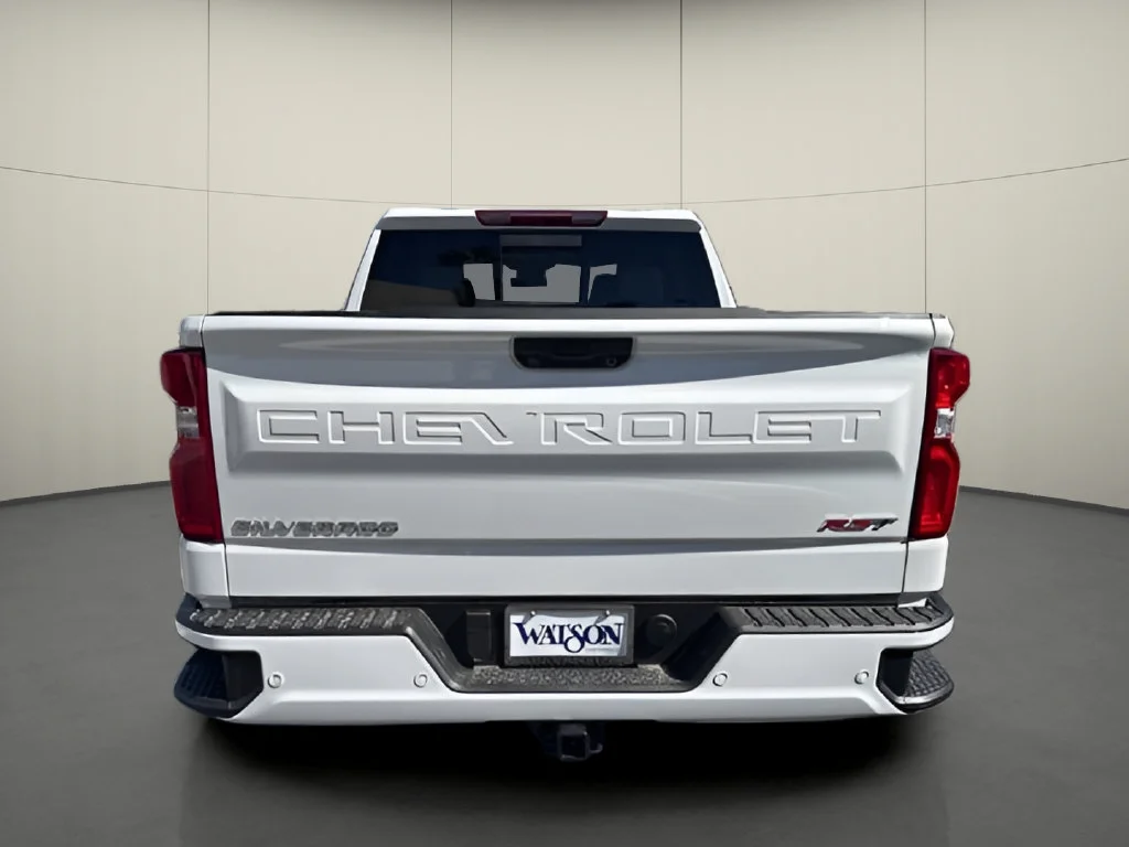 New 2026 Summit White Chevrolet RST image 5