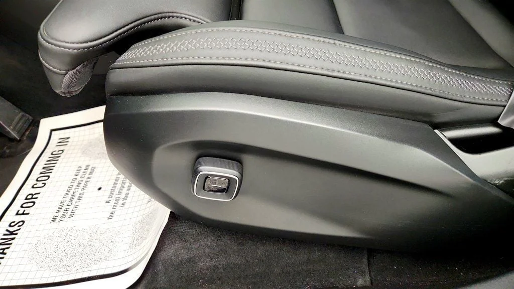 Used 2025 Denim Blue Metallic Volvo Twin Motor Performance Ultra 7-Seater w/ Bowers & Wilkins Audio image 11