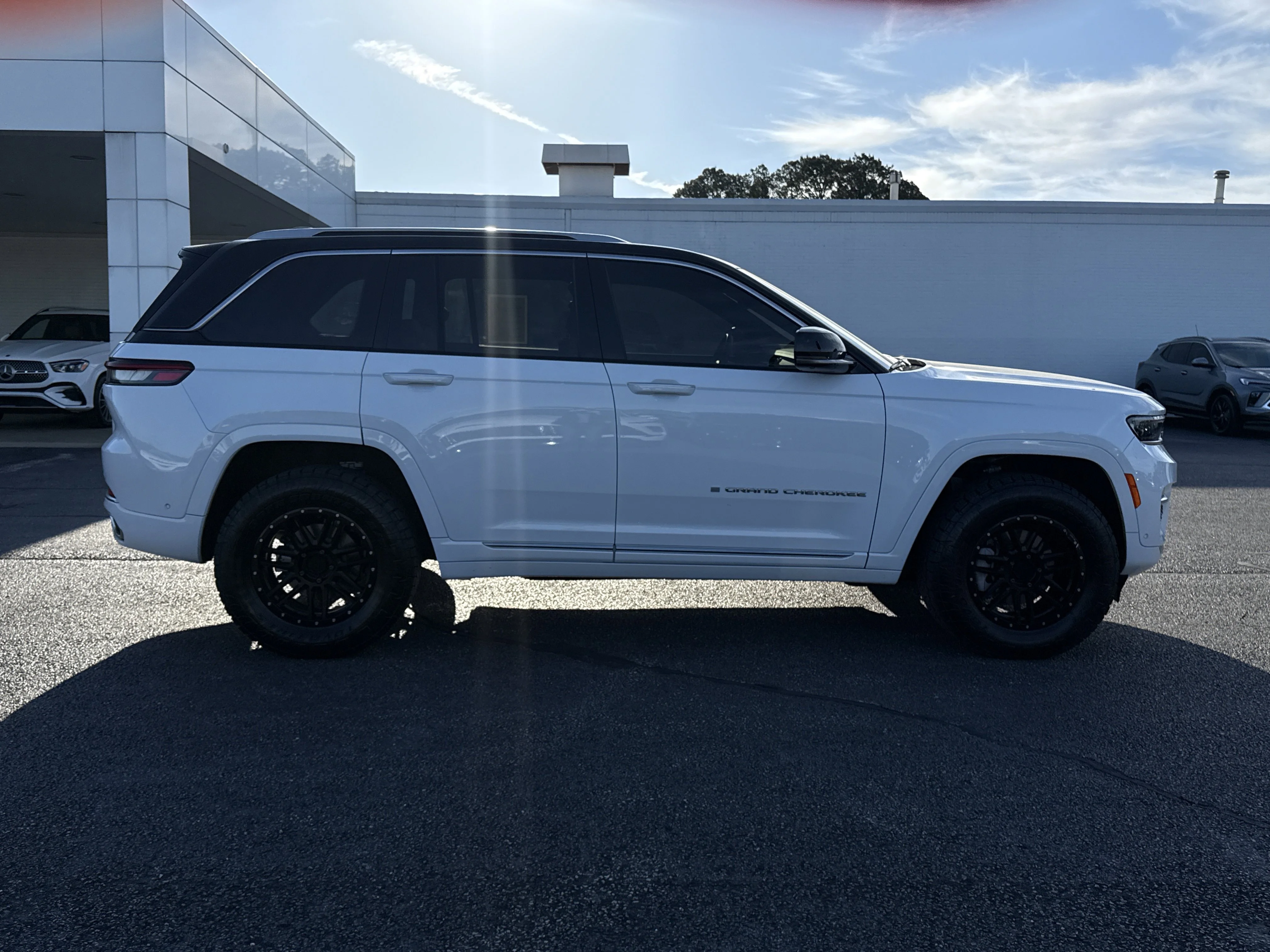Used 2023 Bright White Clearcoat Jeep Summit 4WD image 2