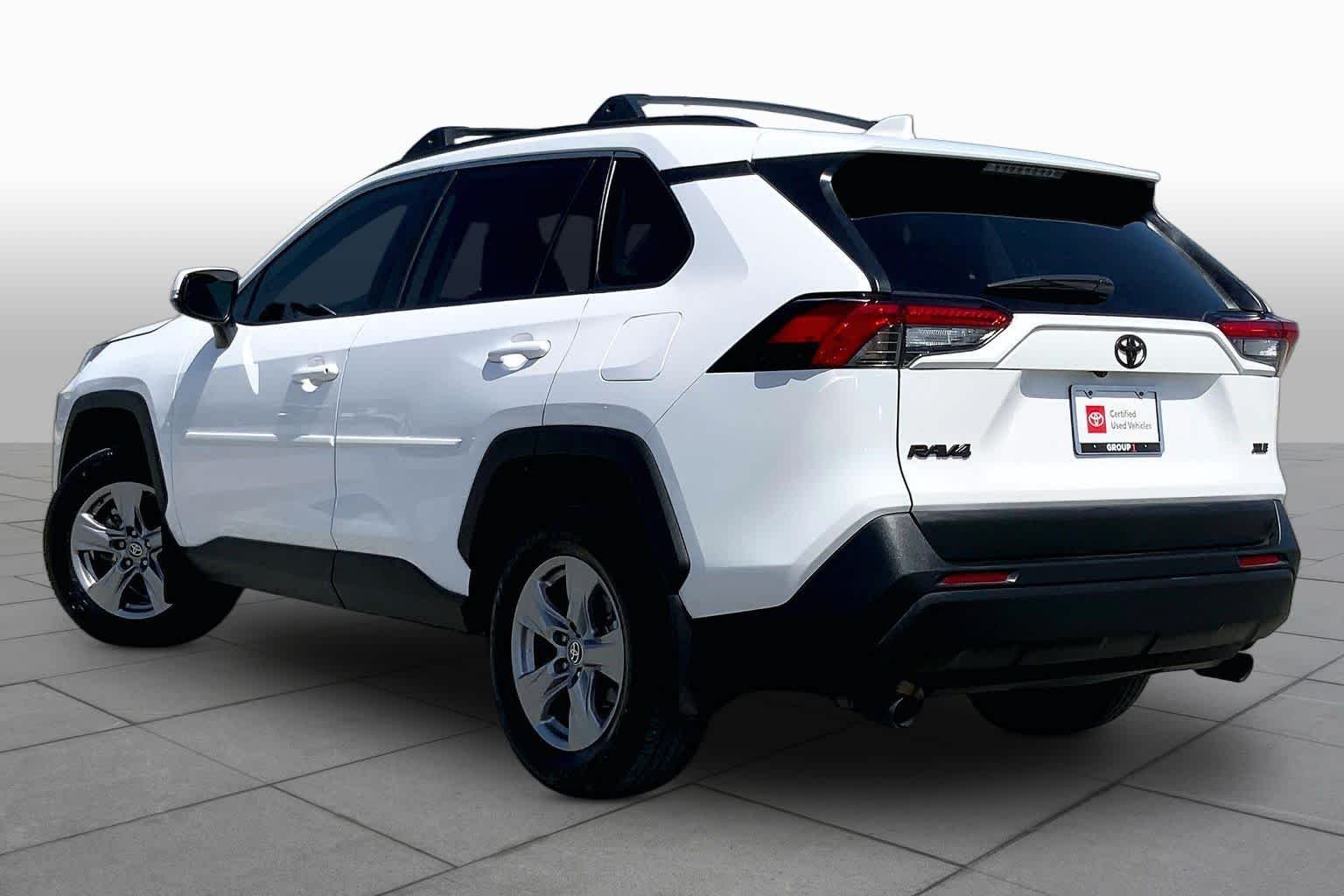 Used 2025 Ice Cap Toyota XLE image 12