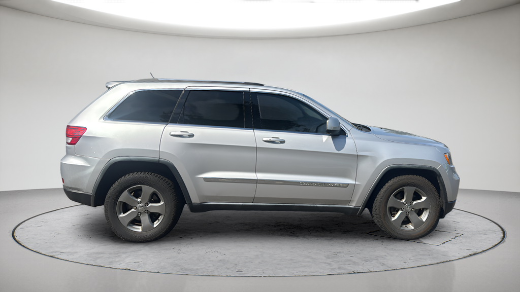 Used 2011 Silver Jeep Laredo image 4