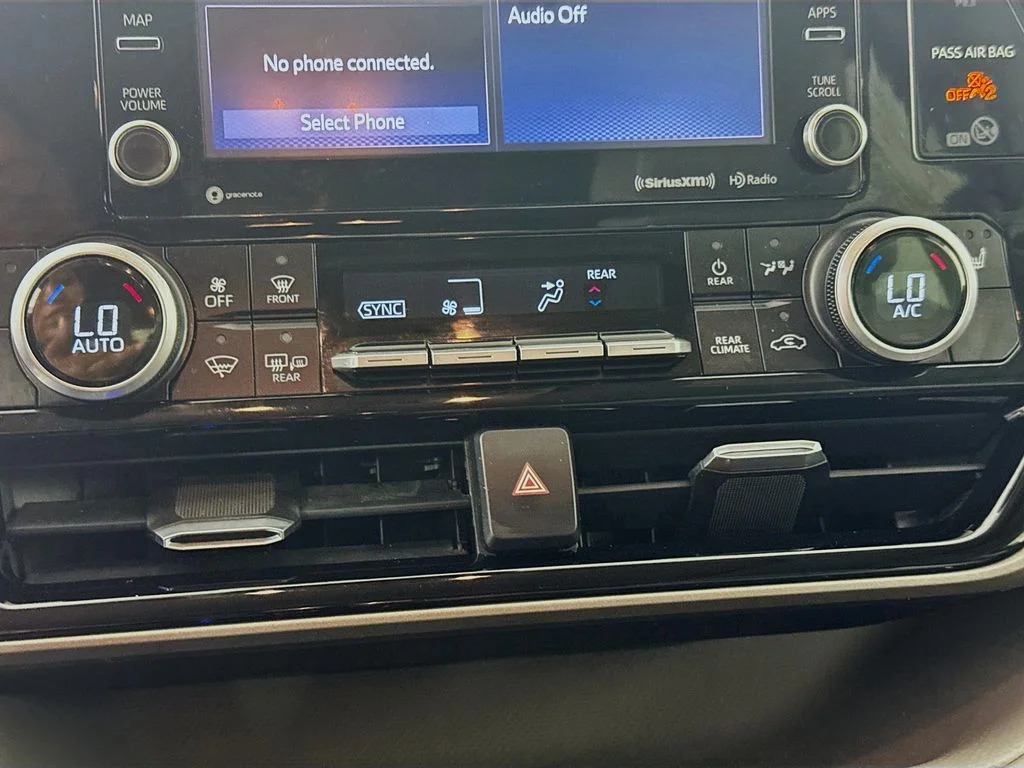 Used 2020 Celestial Silver Metallic Toyota XLE image 18