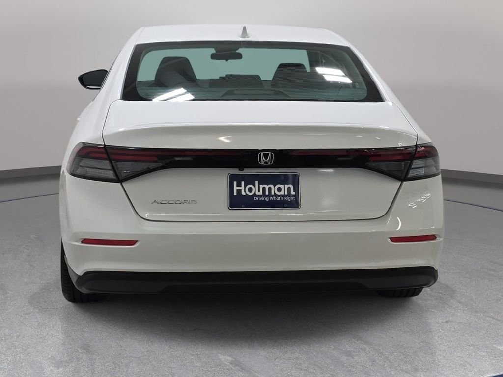 Used 2023 White Honda LX image 7