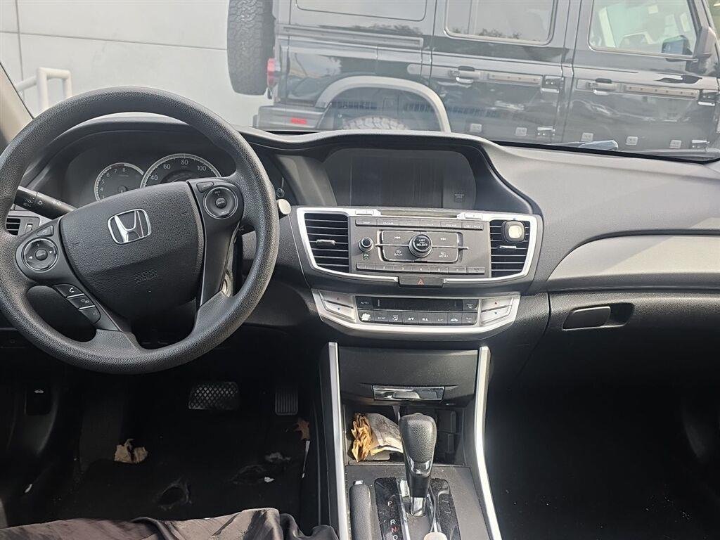 Used 2014  Honda LX image 14