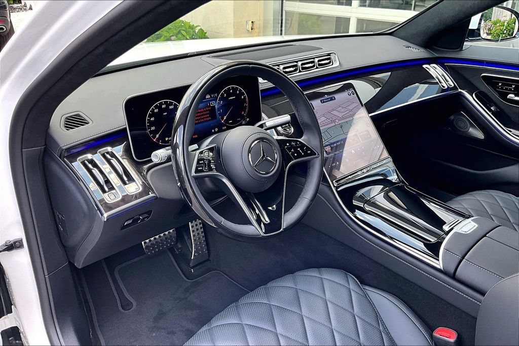 New 2026 MANUFAKTUR Moonlight White Metallic Mercedes-Benz S 580 image 20