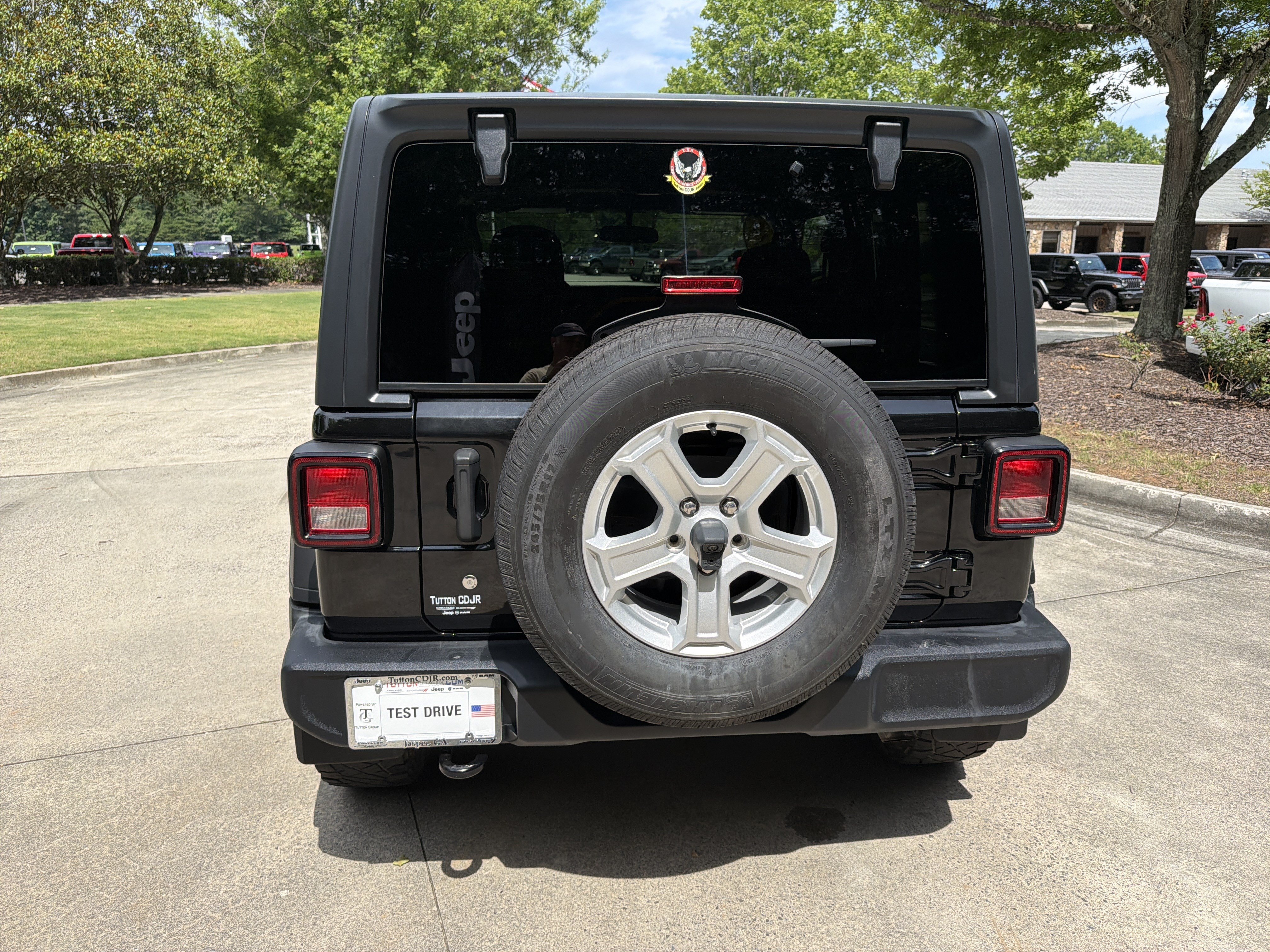 Used 2019 Black Clearcoat Jeep Sport S image 6