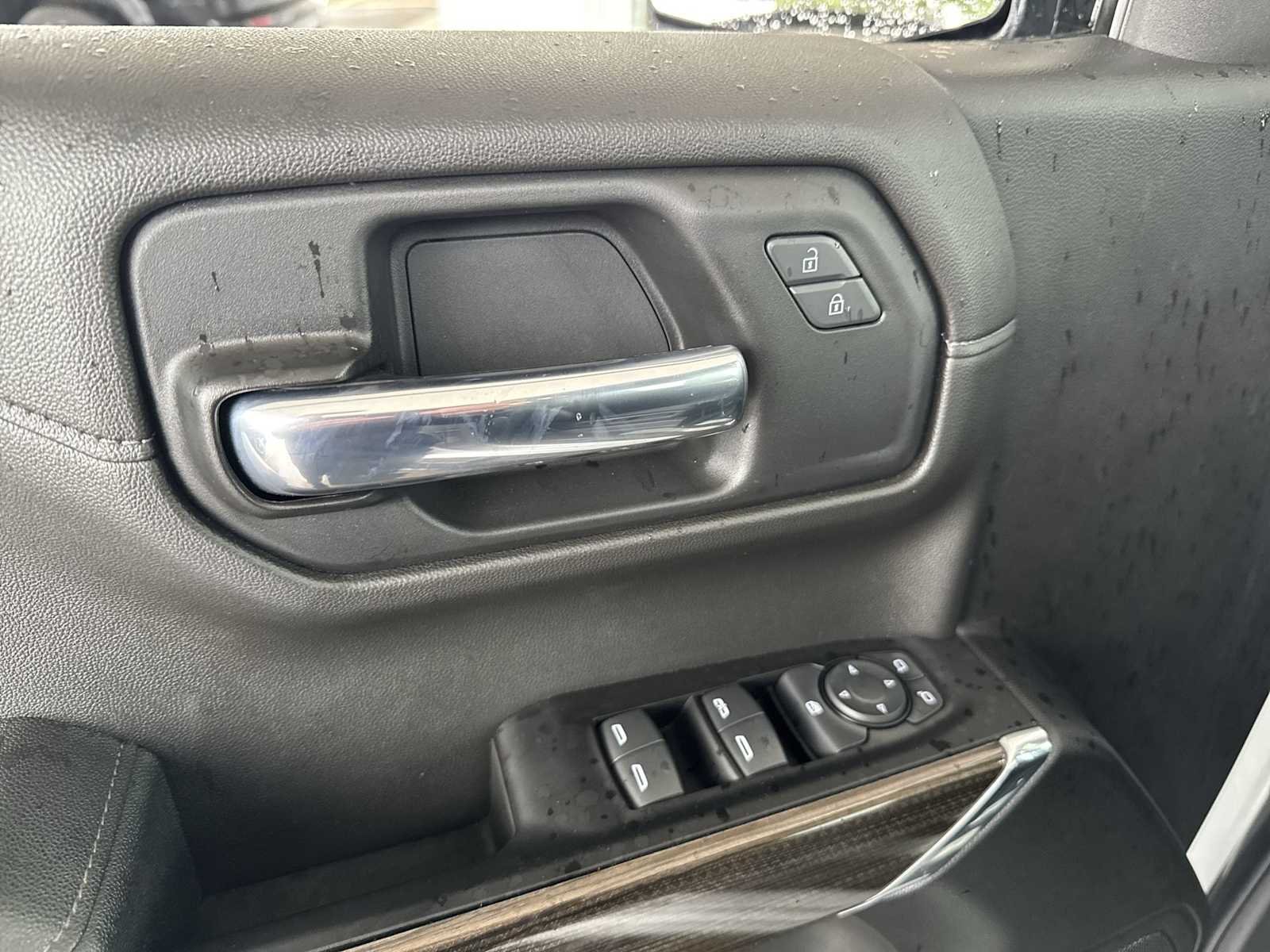 Used 2022 SILVER ICE METALLIC Chevrolet RST image 15