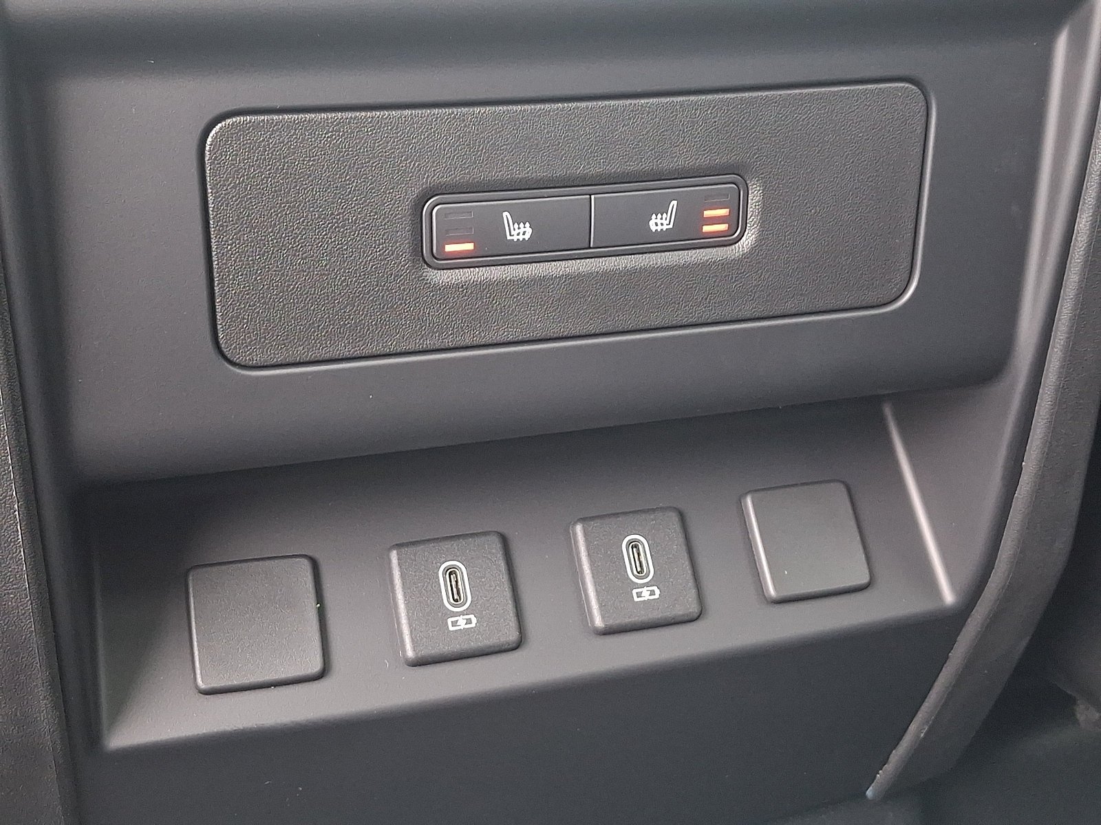 New 2026 Carpathian Grey Land Rover X-Dynamic SE image 7
