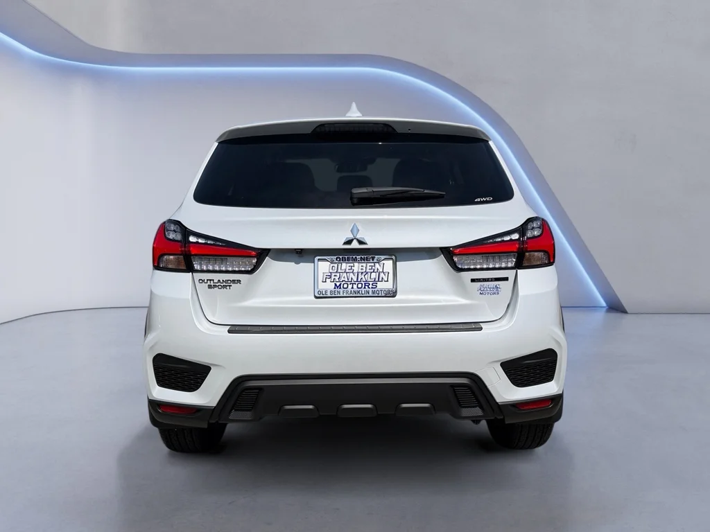 New 2026 White Diamond Mitsubishi LE image 4