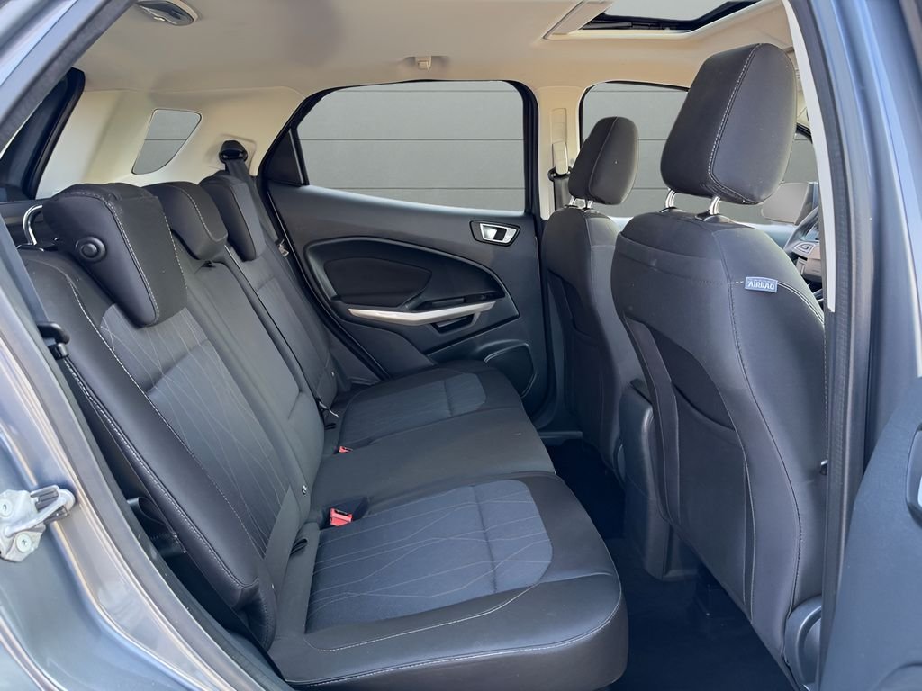 Used 2018 Gray Ford SE image 25