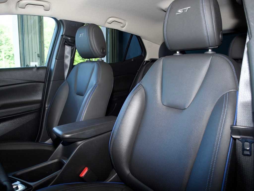 2025 Buick Encore GX Sport Touring - Photo 19