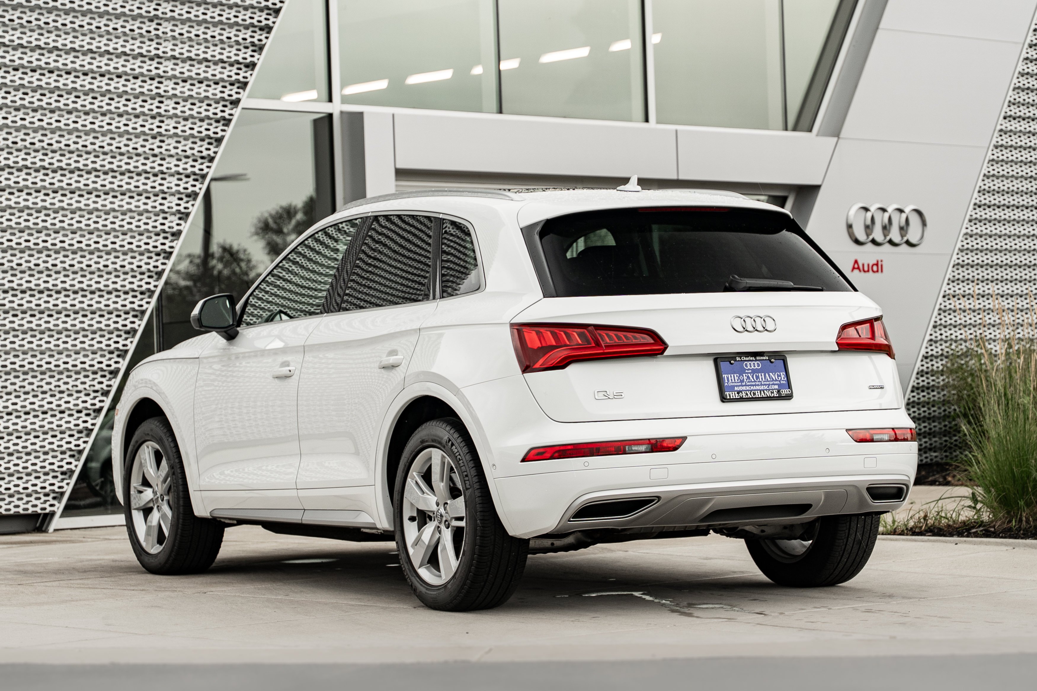 Used 2019 Ibis White Audi Prestige image 5