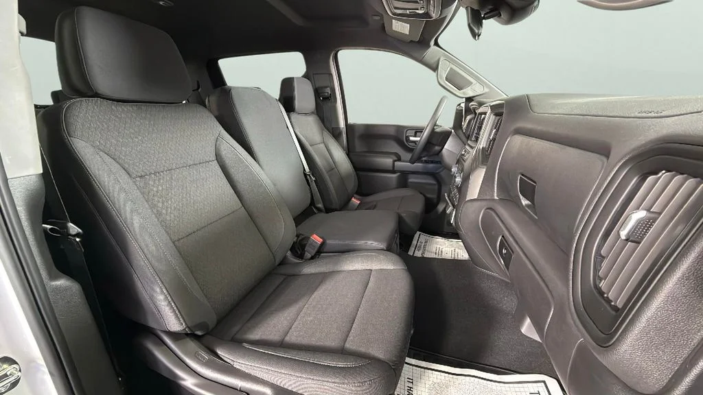 Used 2026 White Chevrolet Custom image 33