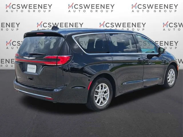 Used 2024 Red Chrysler Touring L image 5