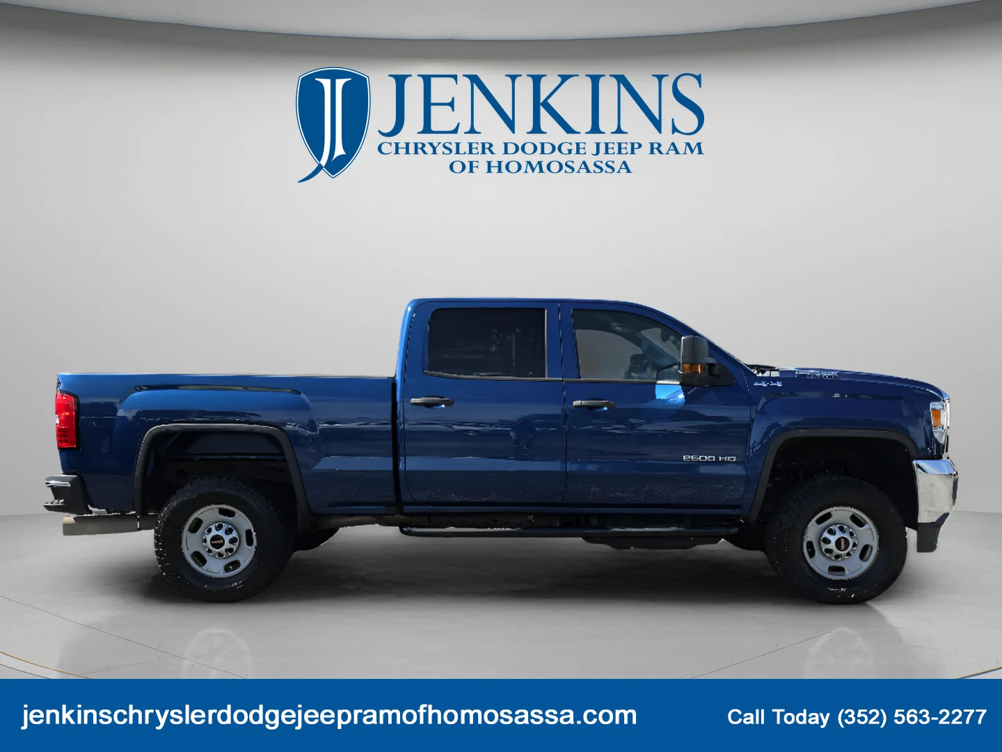 Used 2018 Stone Blue Metallic GMC Base image 3