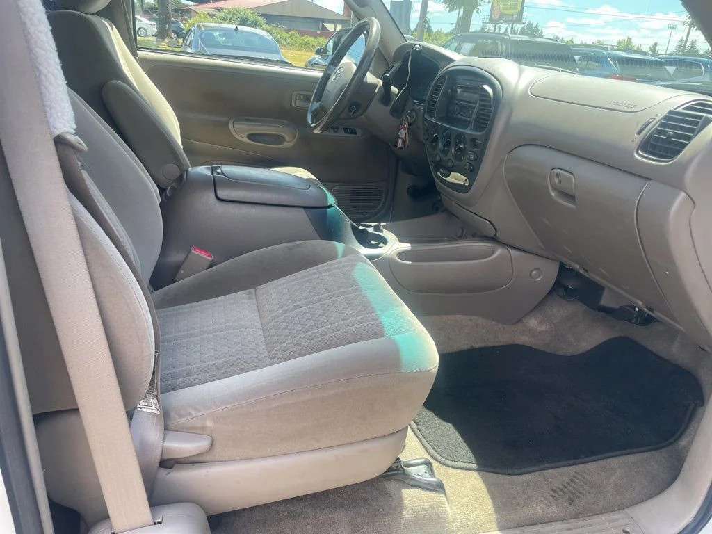 Used 2006 Natural White Toyota SR5 image 15