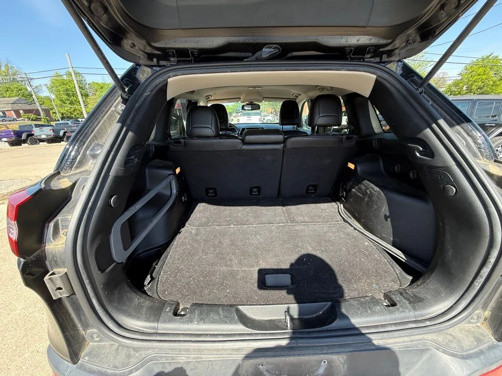 Used 2018 Black Jeep Latitude Plus image 26