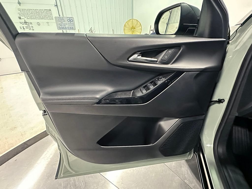 Used 2025 Green Chevrolet LT image 19