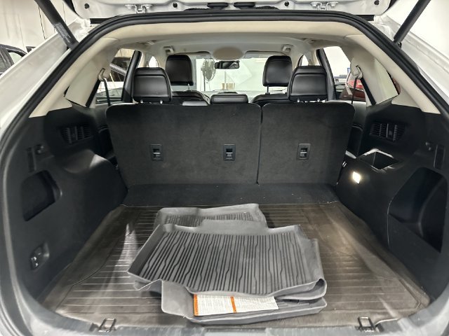 Used 2020 White Ford SEL image 26