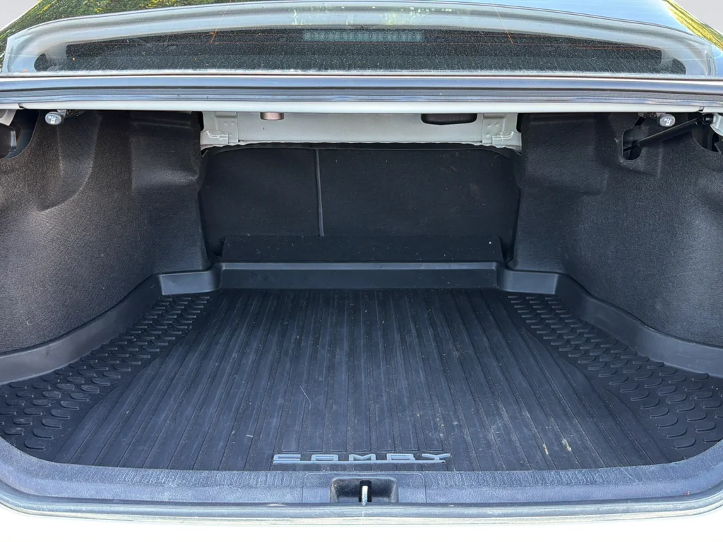 Used 2020 Beige Toyota XLE image 30