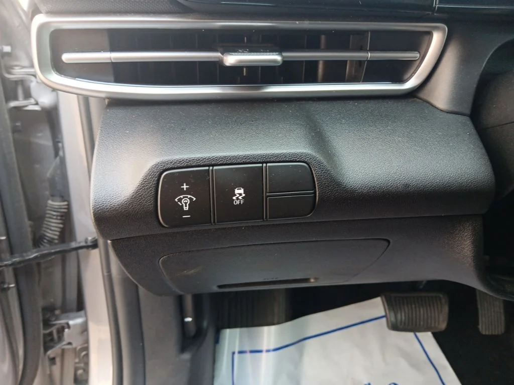 Used 2024 Fluid Metal Hyundai SEL image 15