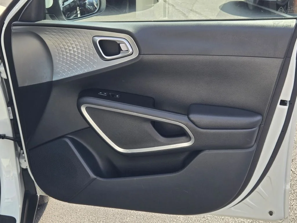 Used 2025 White Kia LX image 5