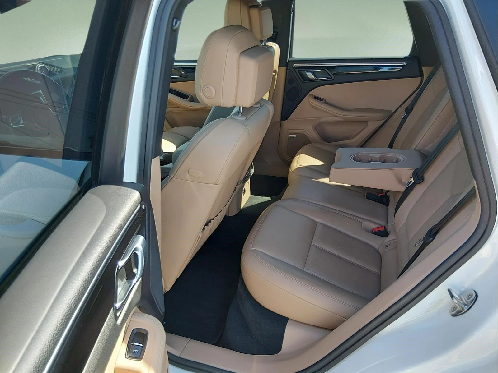 Used 2020 White Porsche  image 21