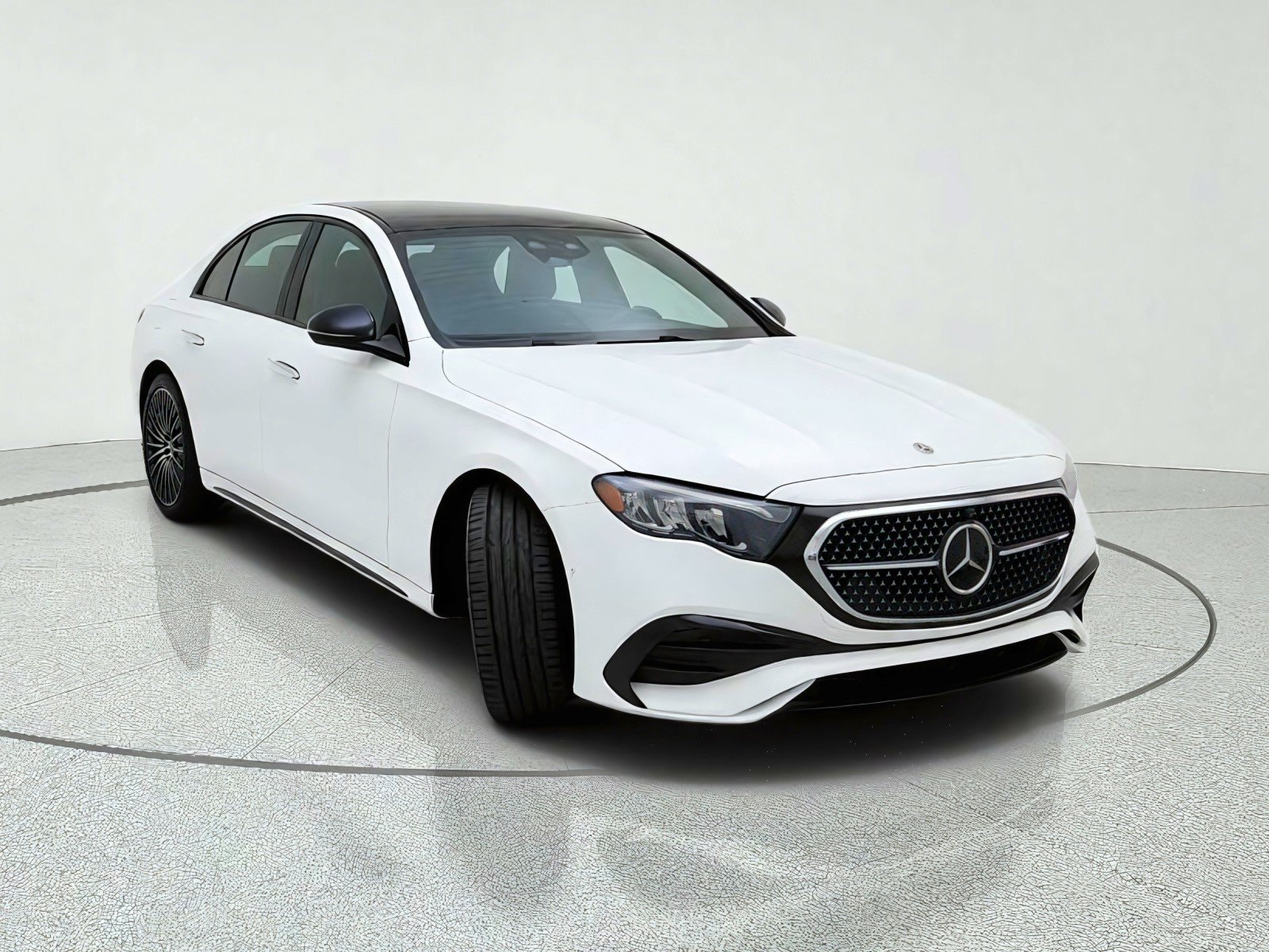 Certified Used 2026 Polar White Mercedes-Benz E 350 image 4