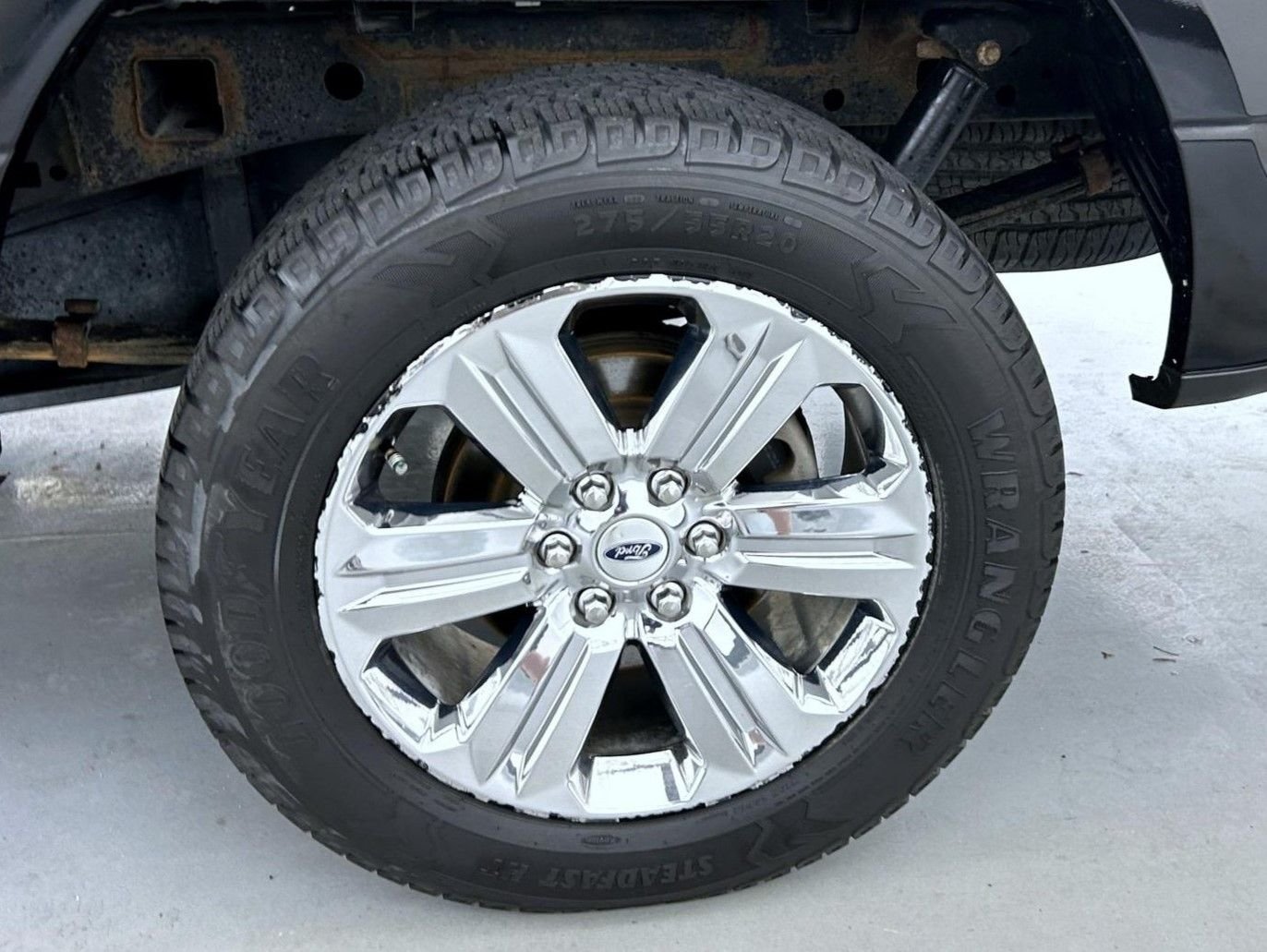 Used 2018 Shadow Black Ford XLT image 23
