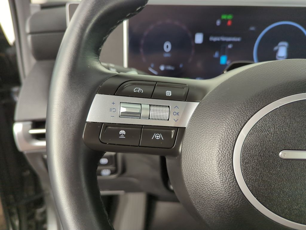 Used 2025 Gray Hyundai SEL Convenience image 21