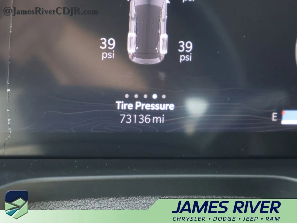 Used 2024 Red Jeep Laredo image 29