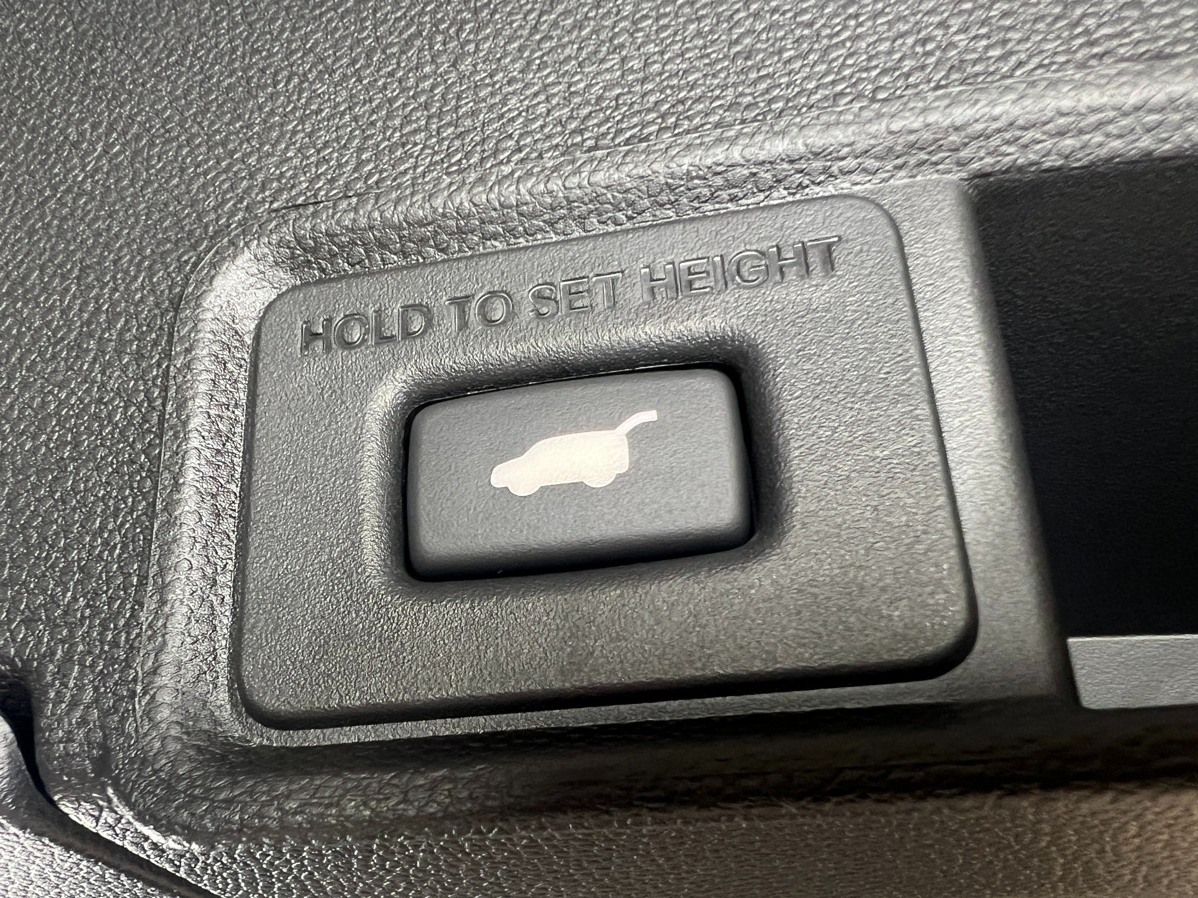 New 2026 Liquid Carbon Metallic Acura w/Technology Package image 32