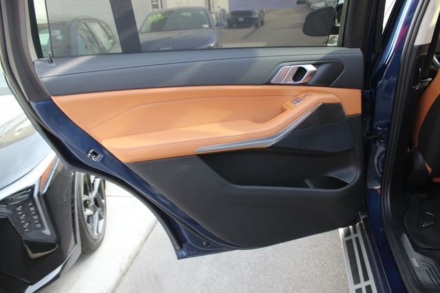 Used 2022 Blue BMW xDrive40i image 24